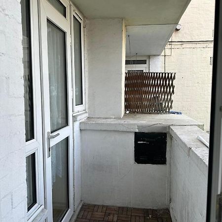 Spacious 2 Bed Flat バーキング エクステリア 写真